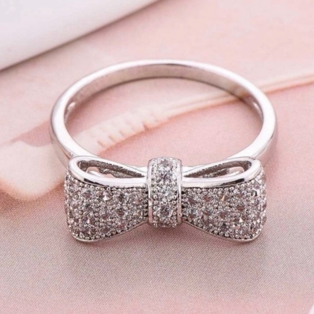 🔥3/$25🔥Elegant Silver Bow Ring - Picture 3 of 6